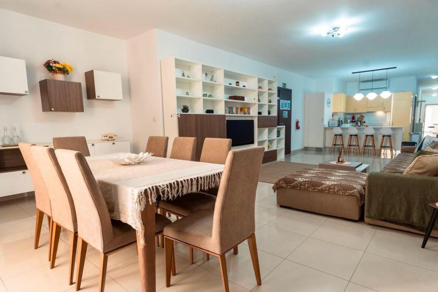 Belmonte Heights - Luxury 3 Bedroom Apartment Слима Екстериор снимка