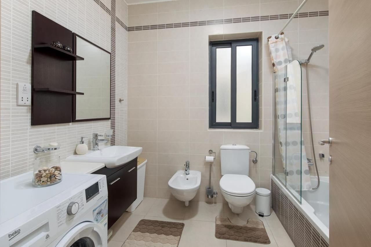 Belmonte Heights - Luxury 3 Bedroom Apartment Слима Екстериор снимка