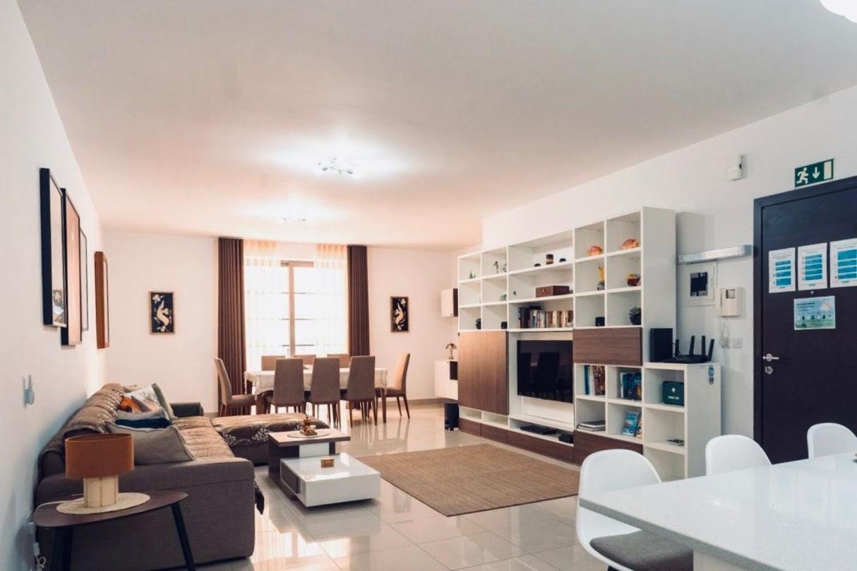 Belmonte Heights - Luxury 3 Bedroom Apartment Слима Екстериор снимка
