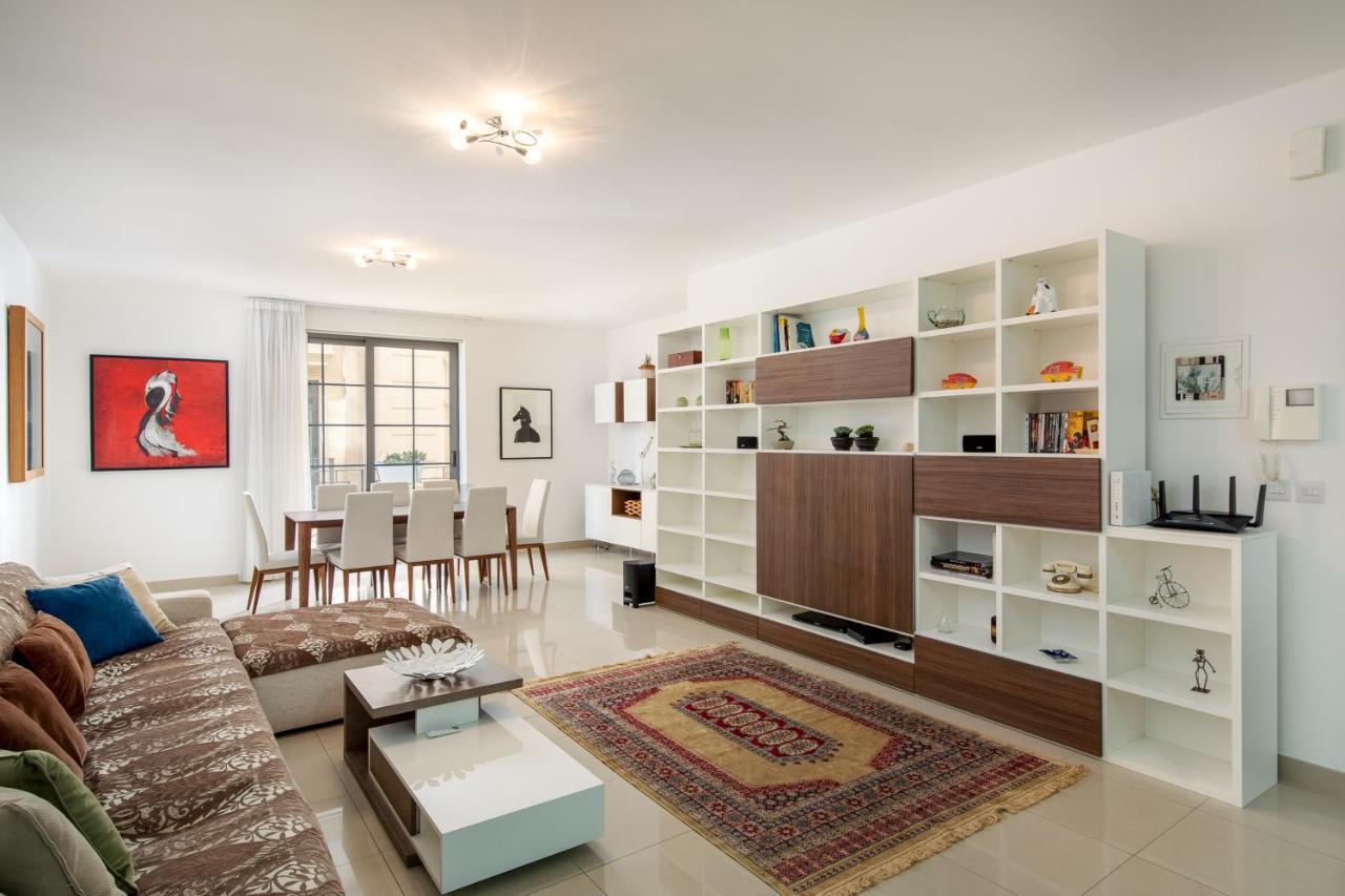 Belmonte Heights - Luxury 3 Bedroom Apartment Слима Екстериор снимка